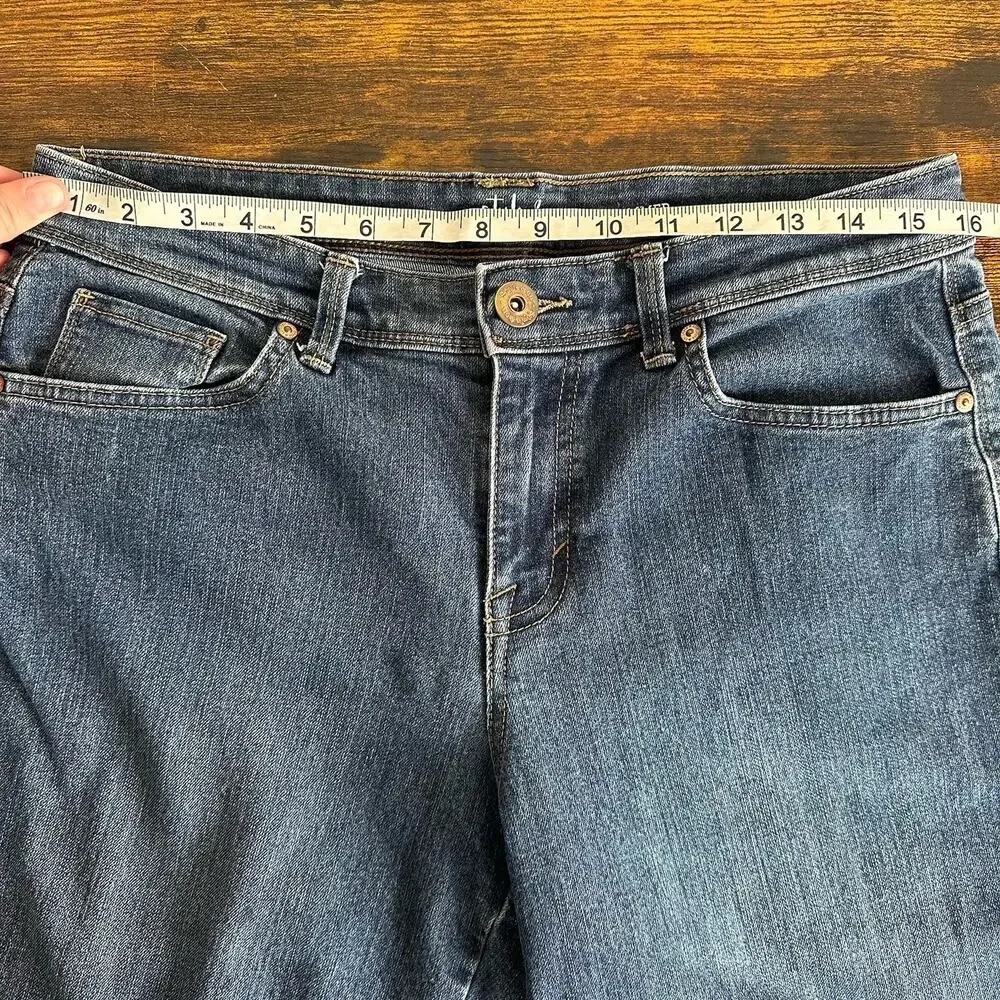 Style & Co Women’s Med Wash Denim Mid Rise Cuffed Hem Bermuda Skimmer Shorts 10